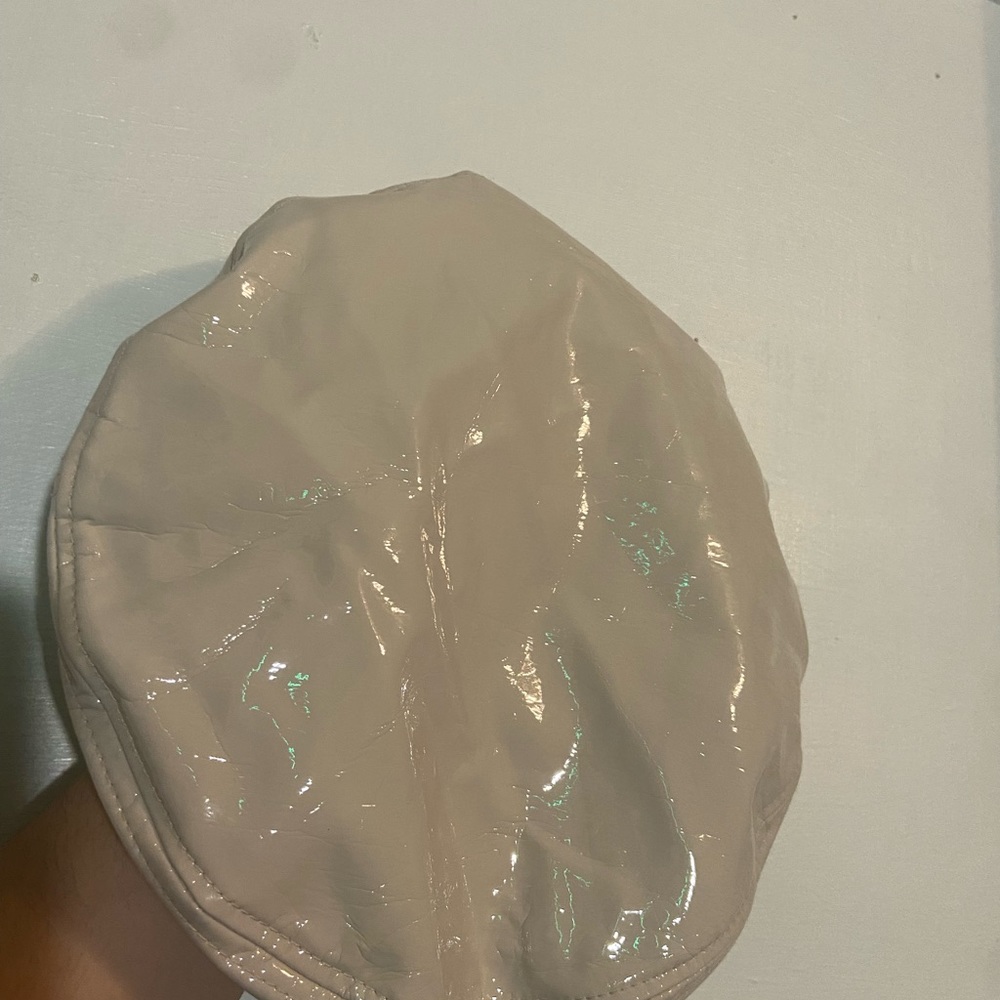 CREAMY LEATHER FRENCH BERET
